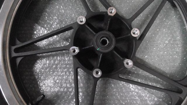 CBF125T LALPJJN25P3104xxx の フロントホイール タイヤ 1759202556