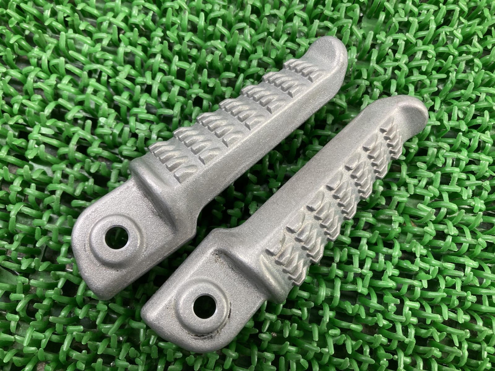 ZX-25R タンデムステップペグ 左右 366/367 カワサキ 純正 中古 バイク