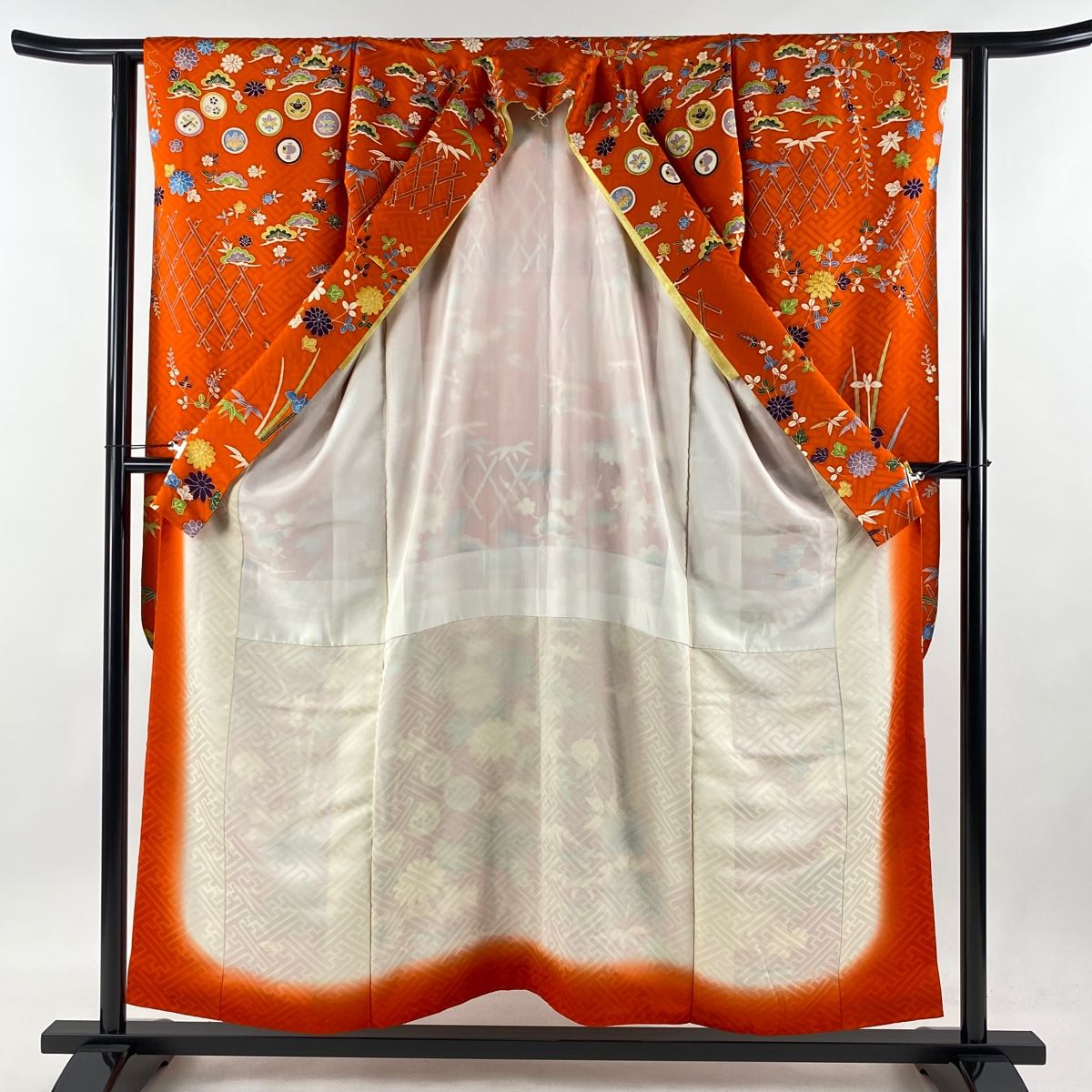 お買い得，新作 振袖 身丈155.5cm 裄丈62cm S 袷 松竹梅 鶴 金糸 金彩 朱色 正絹 名品 【中古】