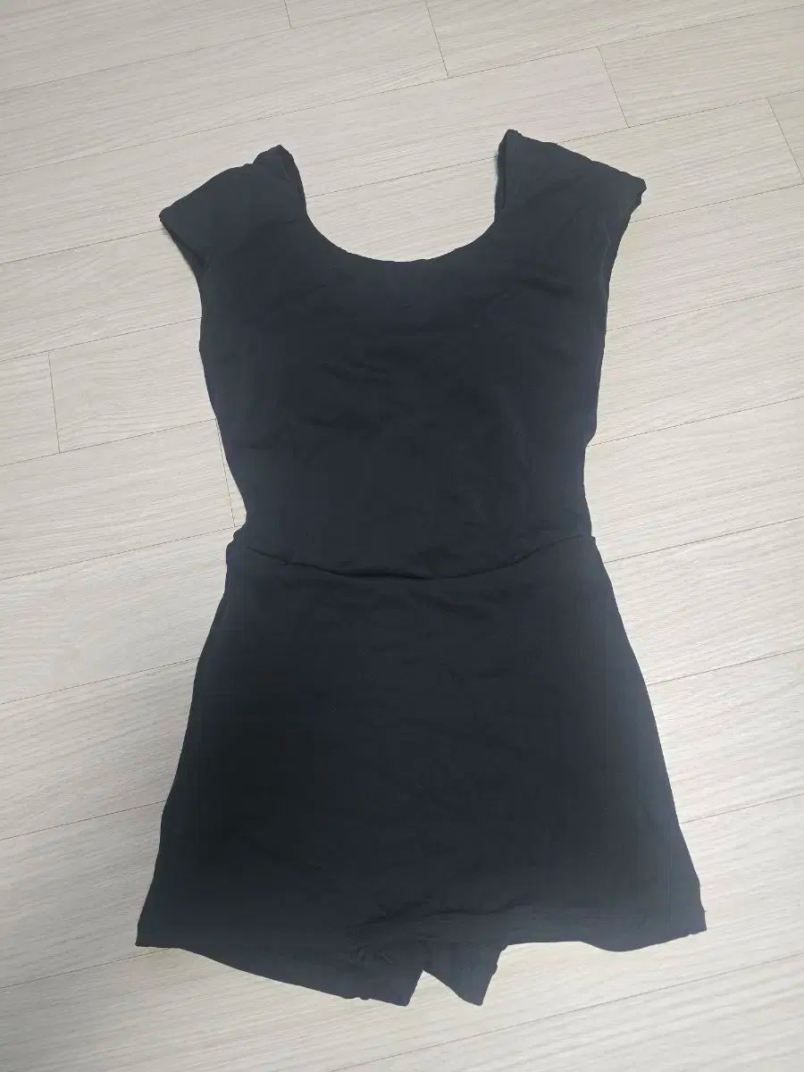 アナンカイ シエナ クラシック ボディースーツ ブラック