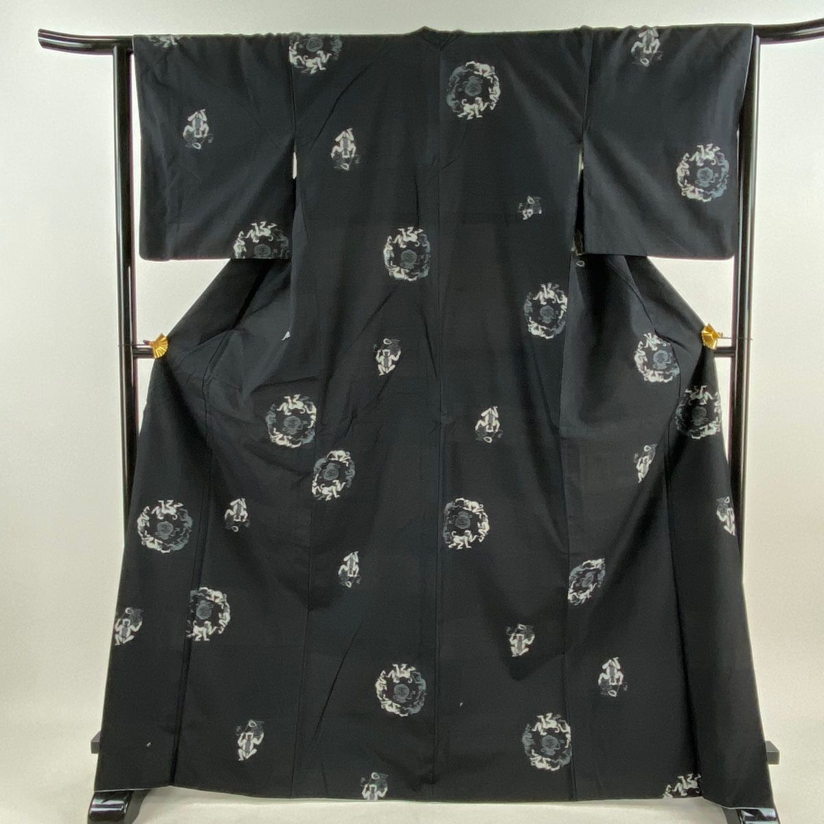 紬 身丈168.5cm 裄丈65.5cm M 袷 猿 宝袋 黒 正絹