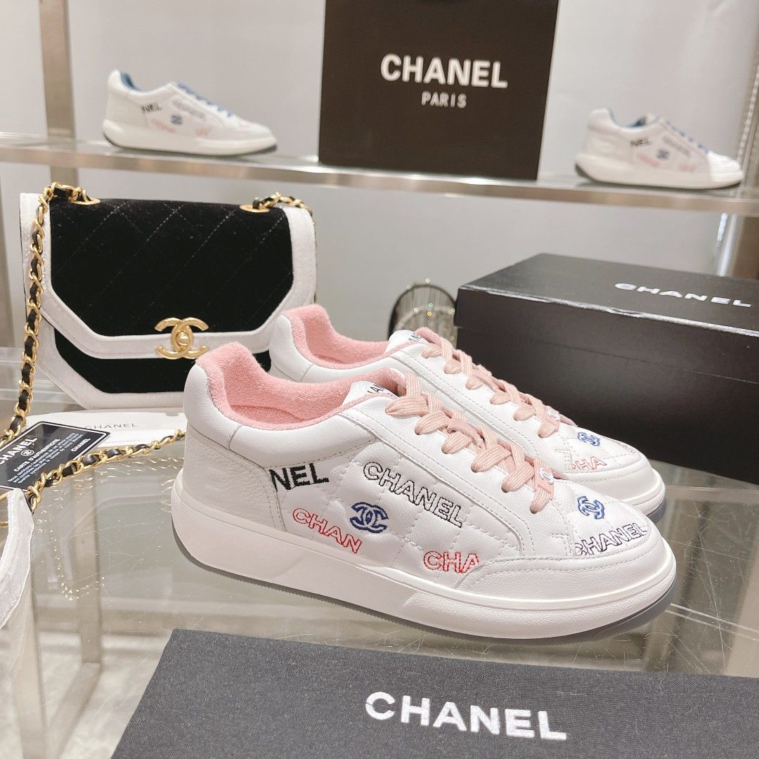 CHANEL 超軽量カジュアルスニーカーホワイト