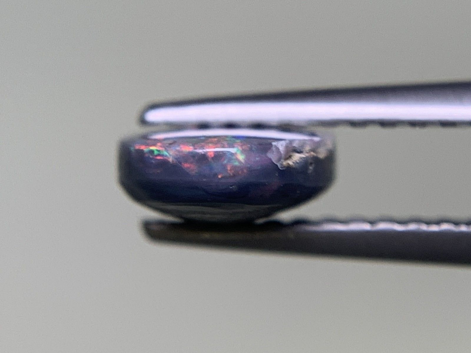 ブラックオパール 1.255ct 宝石ソーティング付き 10.6㎜×6.4㎜×2.7