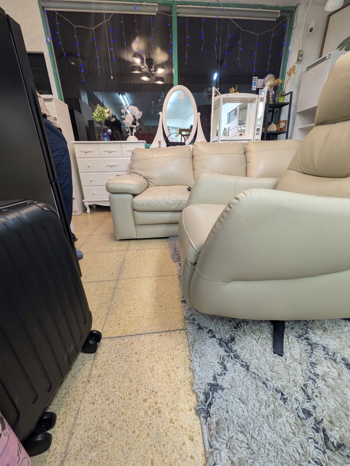 電動本革リクライニングパーソナルチェア(2モーターLE01BE) 電動布張り