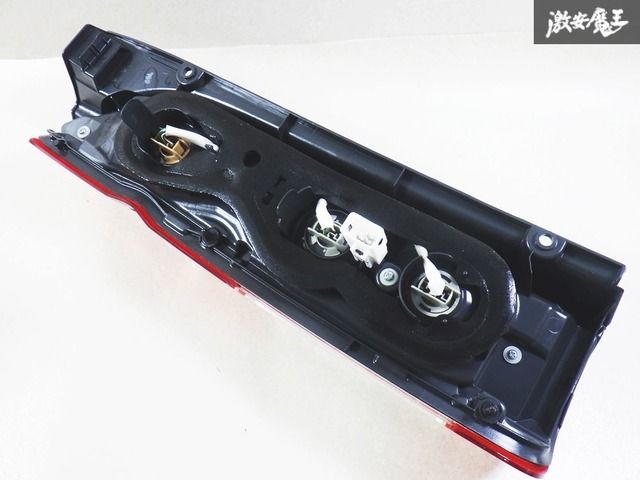 ☆寒冷地仕様 美品 新車外し☆ トヨタ純正 200系 ハイエース 4型 5型 6 