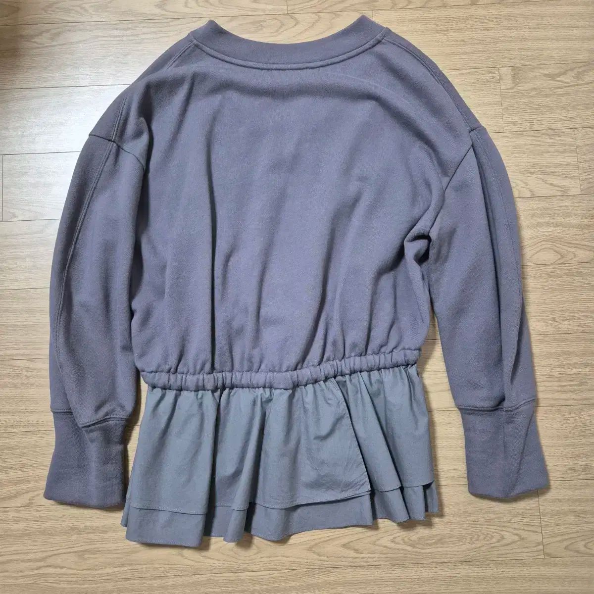 O 2nd オッズセカンド 55 サイズ 裾 フリル トレーナー