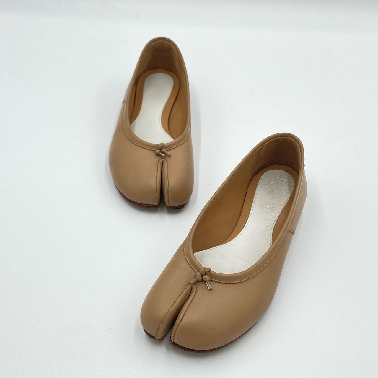 メゾンマルジェラ TABI フラットバレエシューズ 36 ベージュ 三越伊勢丹 | Maison Margiela/メゾン マルジェラ_Women通販