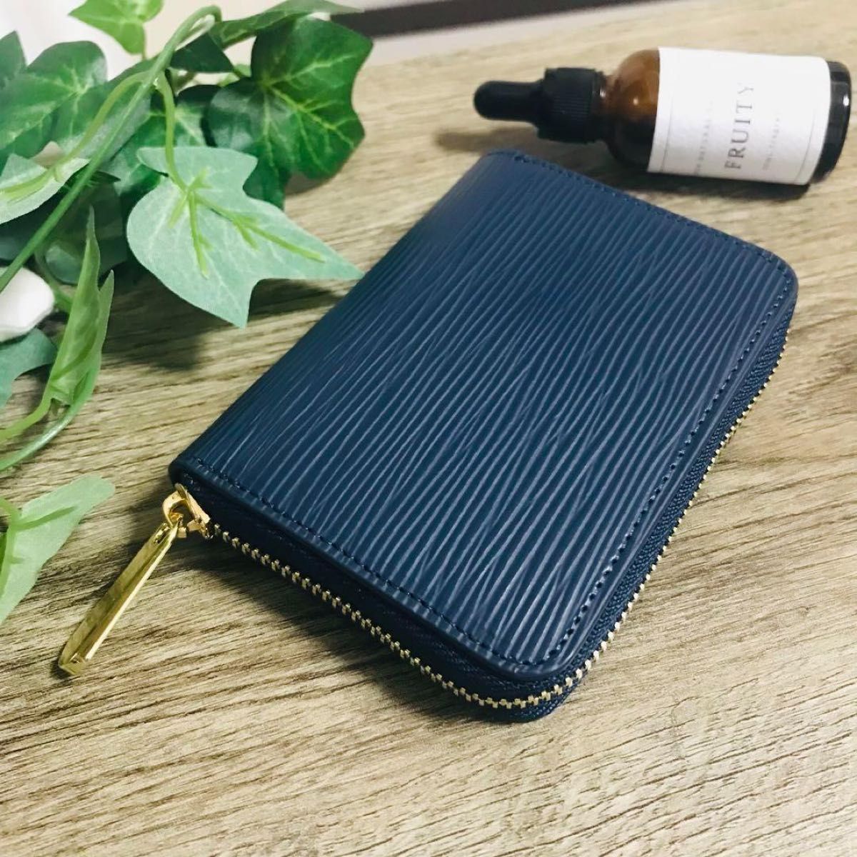 ミニ財布 ラウンドファスナー 新品未使用 メンズ 二つ折り