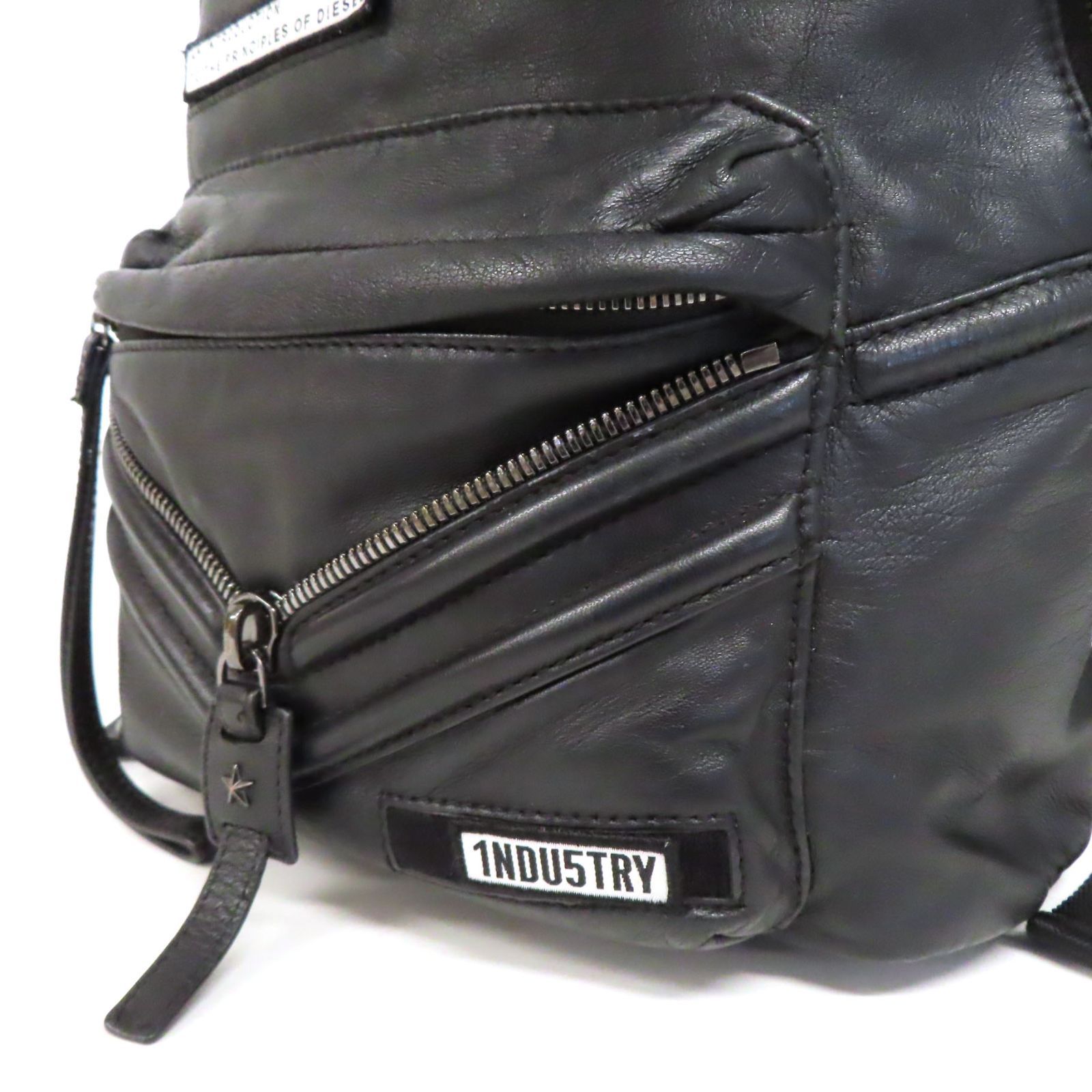 DIESEL ディーゼル　バッグパック　リュック　レザー　ナイロン　ロゴ DIESEL（ディーゼル）の「レディース BIGロゴ ナイロン バック