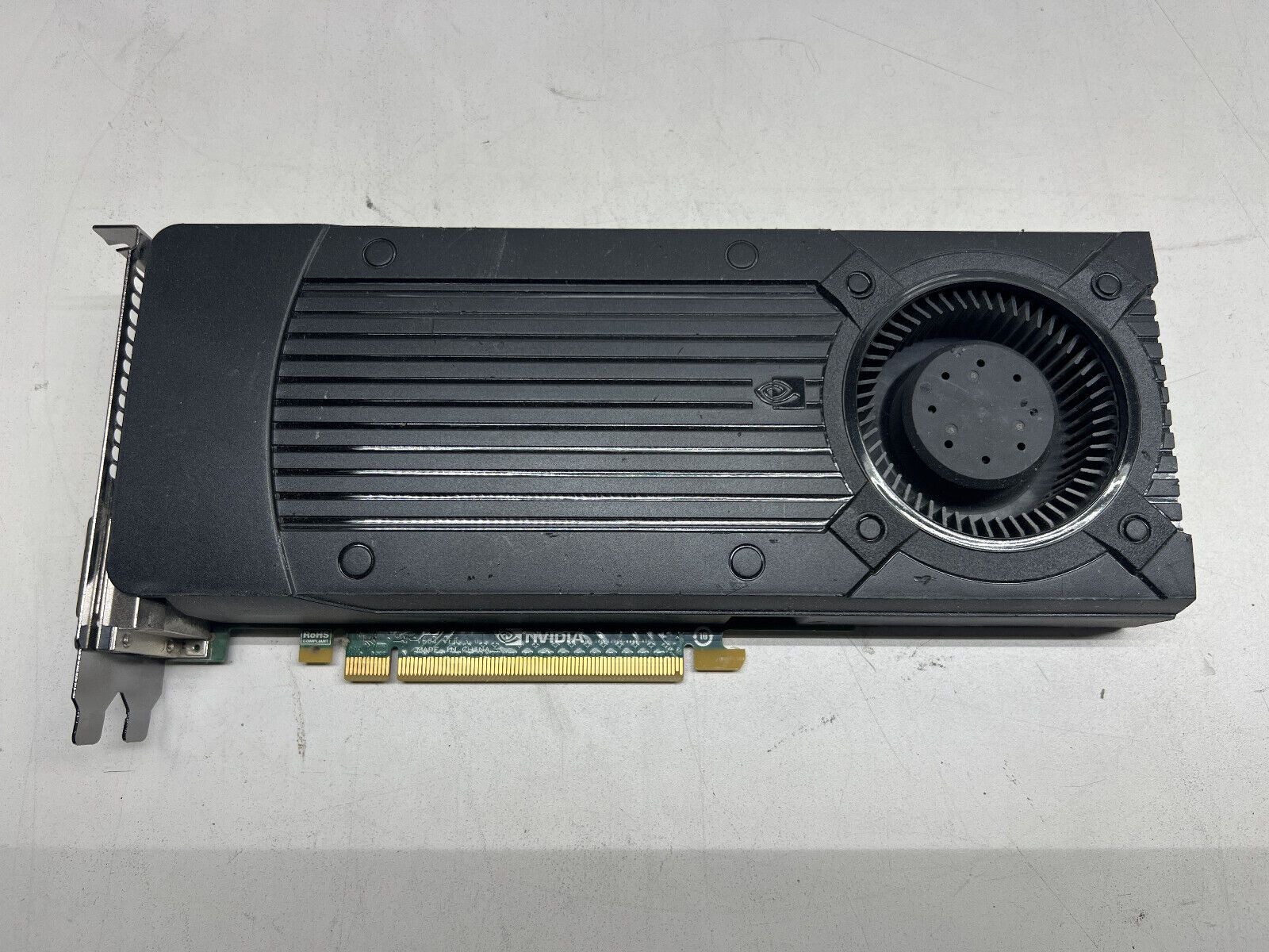 Dell 2CHCY Gece GTX 660 1.5 GB DDR5 PCI-E ビデオ グラフィックス カード