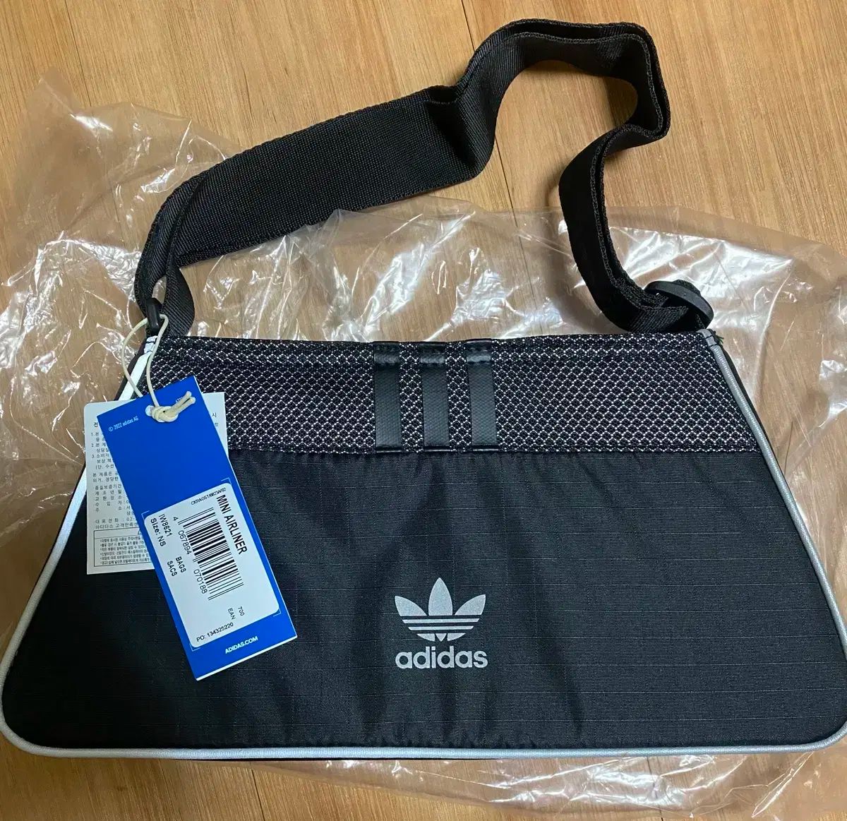 A BATHING APE(アベイシングエイプ) 日本語雑誌付録 ミニ クロスバッグ