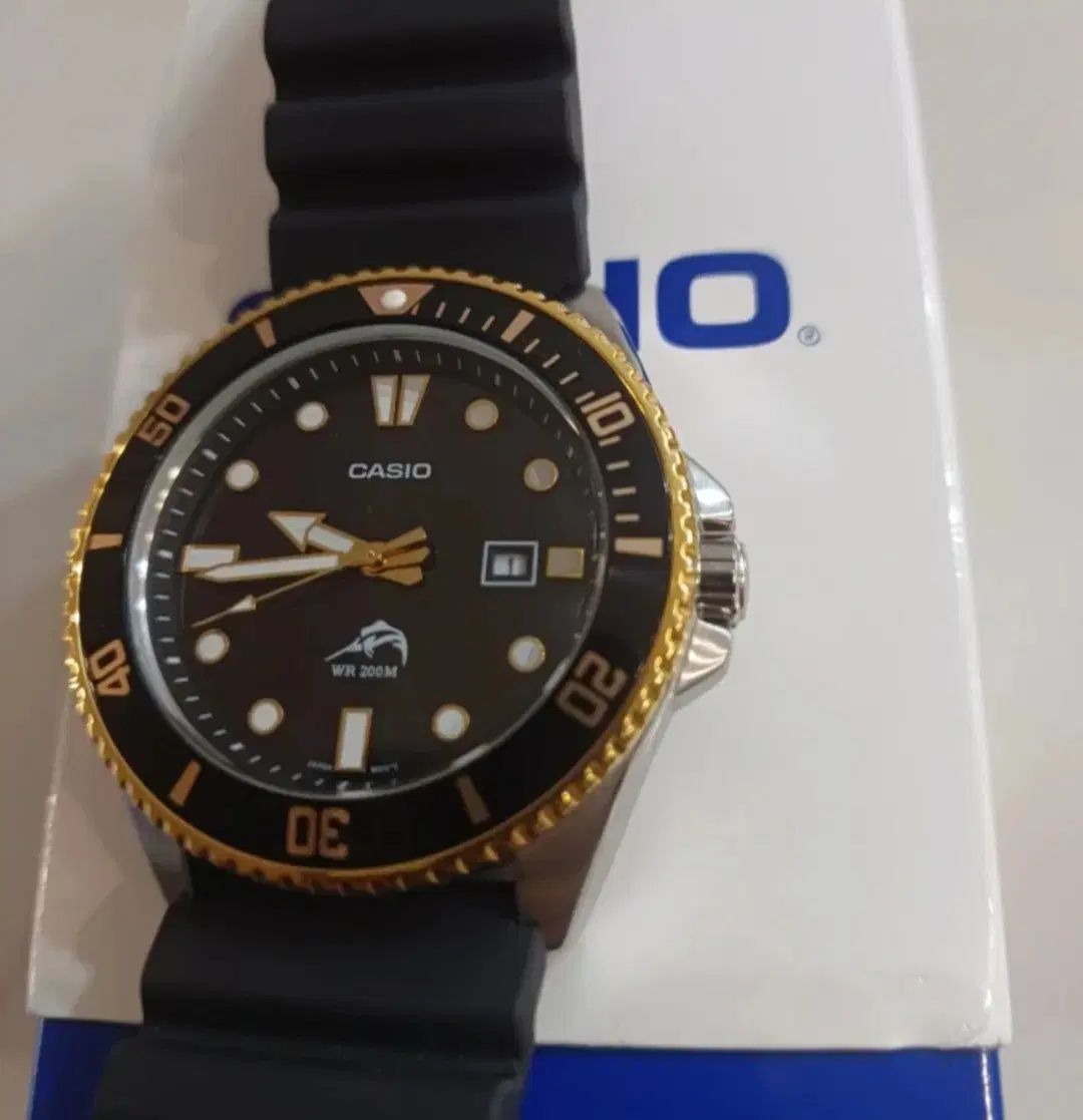 【雷市場（ポンジャン）商品韓国直送】CASIO(カシオ) 金魚 時計販売