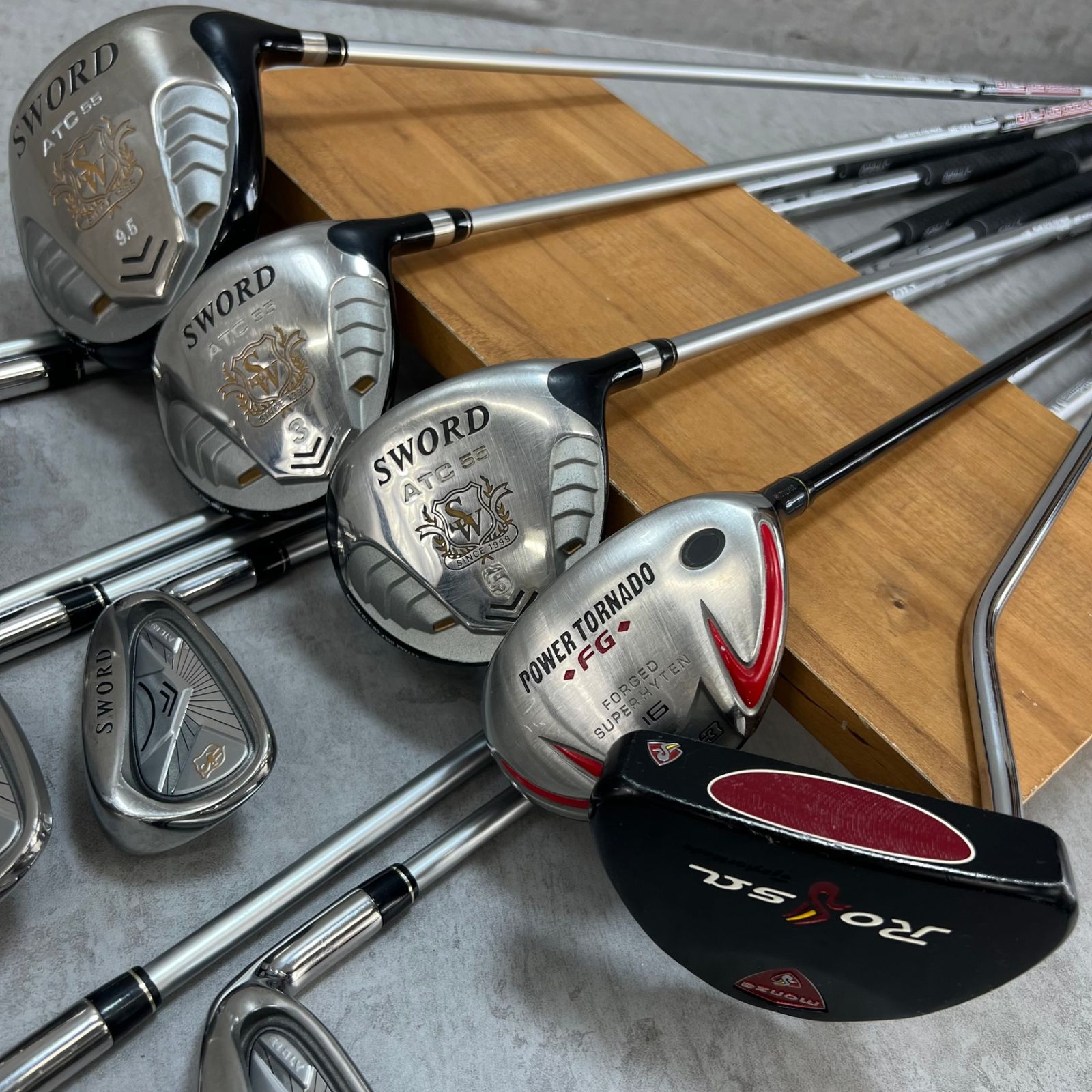 カタナ　ルコックスポルティフ 　メンズゴルフ12本セット　カーボン　右利き用 カタナ ルコックスポルティフ メンズゴルフ12本セット カーボン