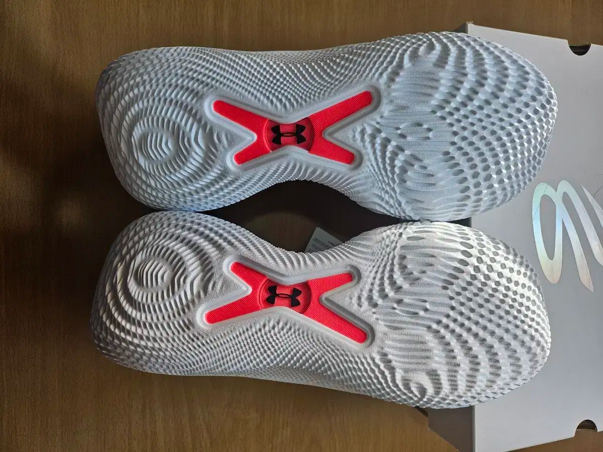 アンダーアーマー カリー 10 サイズ 270