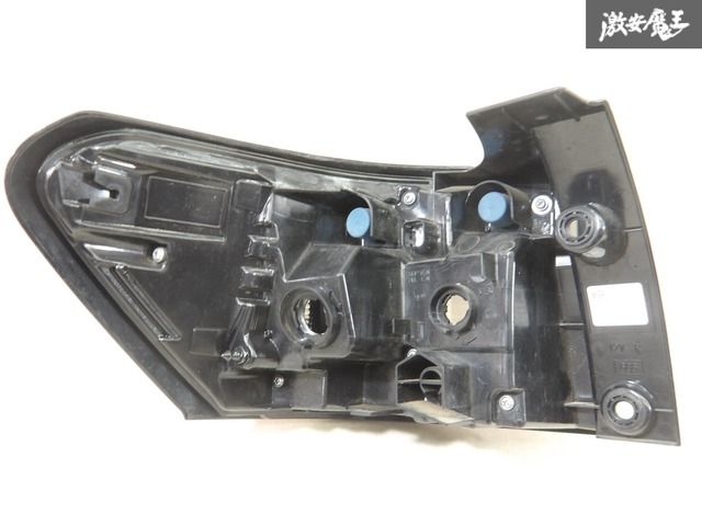 トヨタ 純正 A200A/A210A ライズ テールライト テールランプ テール 右