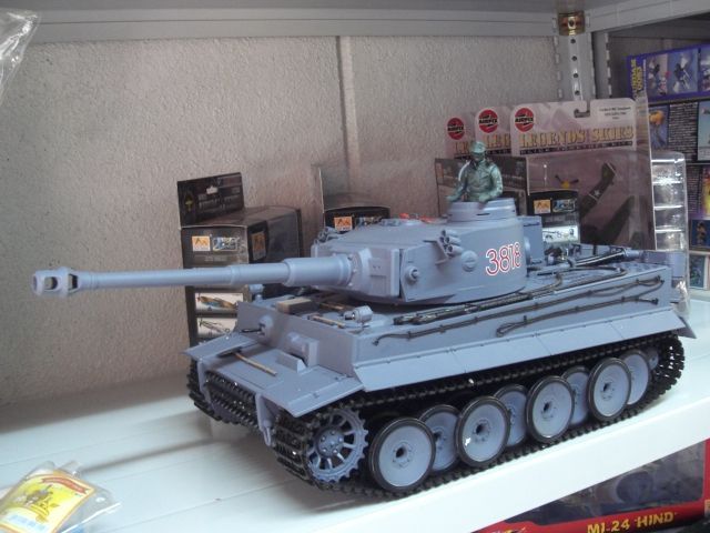 ヘンロン 1/16 タイガー1戦車7.0ver henglong 3818-1U（0415）箱