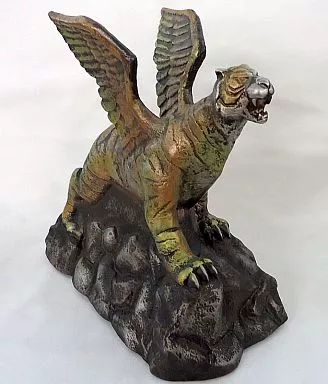 タイガーマスク 虎の穴像貯金箱 中古】フィギュア 虎の穴本部 貯金箱 「タイガーマスク」 - メルカリ