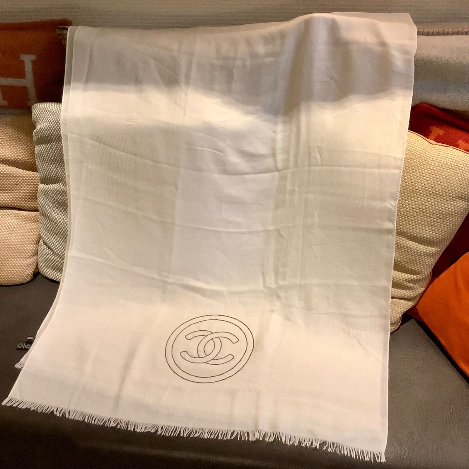 美品 CHANEL シャネル ショール ストール ココマーク カシミヤ 白 大判 シャネル CHANEL ブリオンチェーン ココマーク 大判 ストール