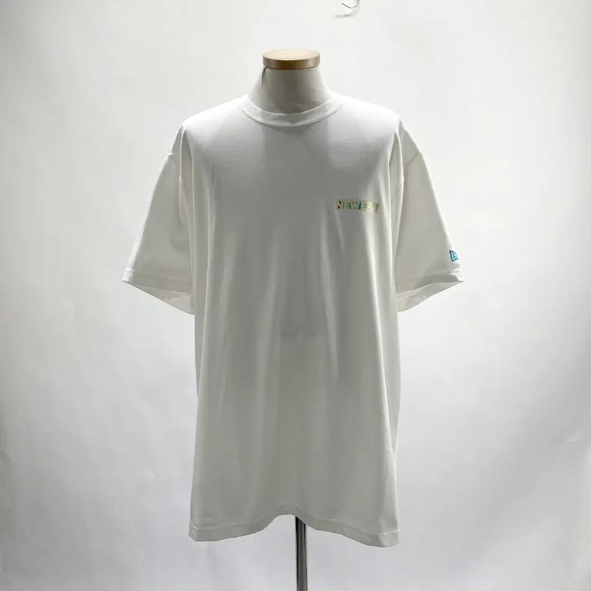 【雷市場（ポンジャン）商品韓国直送】NEW ERA(ニューエラ) 2022 メンズ半袖Tシャツ 白 110 パーマネント