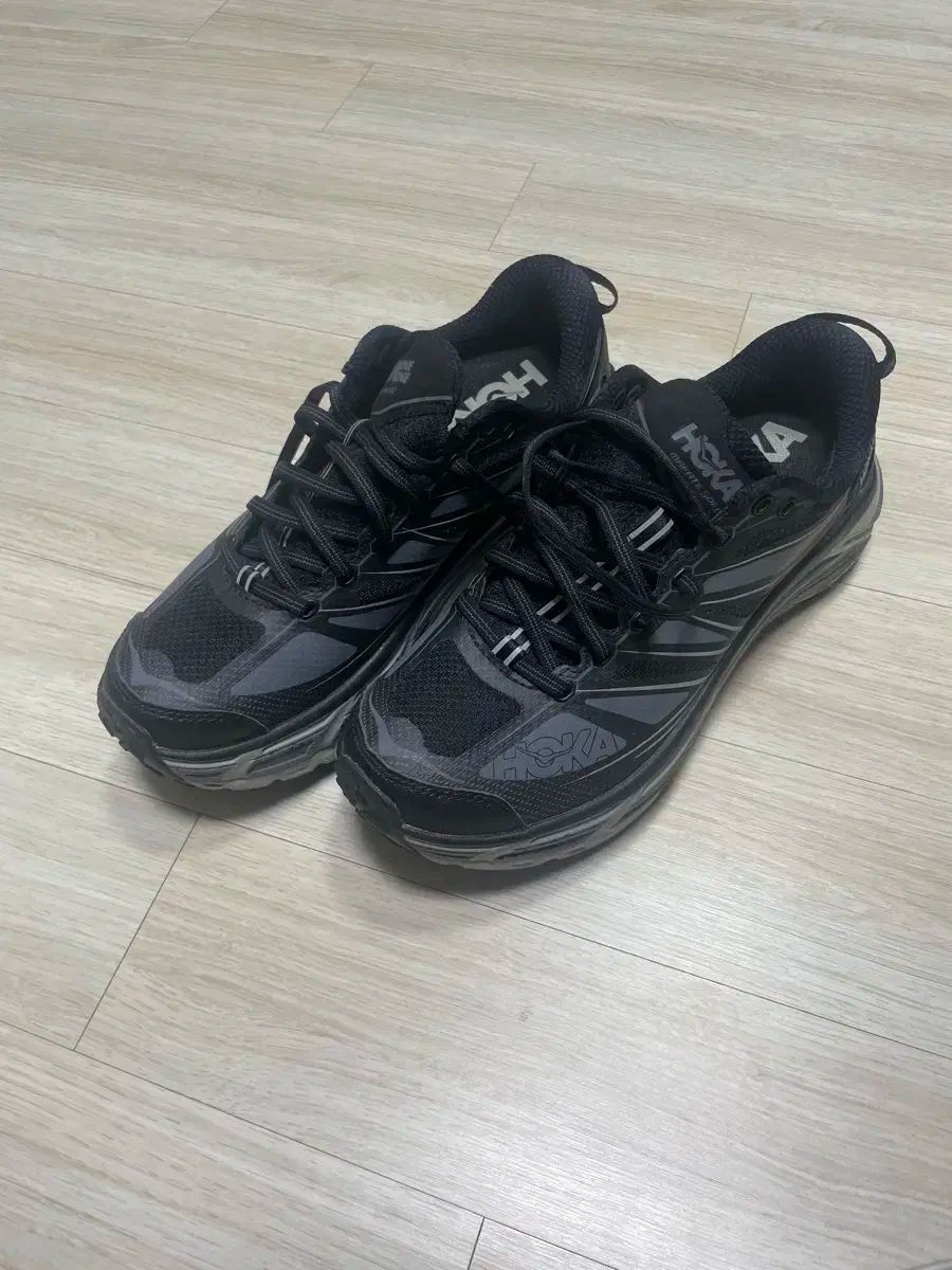 HOKA ONE ONE ホカオネオネ