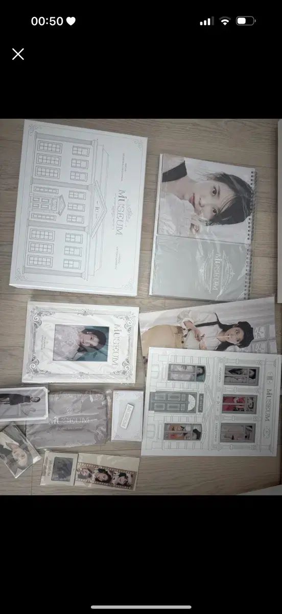 [新品.未開封] IU 2023 シーズングリーティング 楽天市場】IU - 2023 シーズングリーティング(2022+2023セット