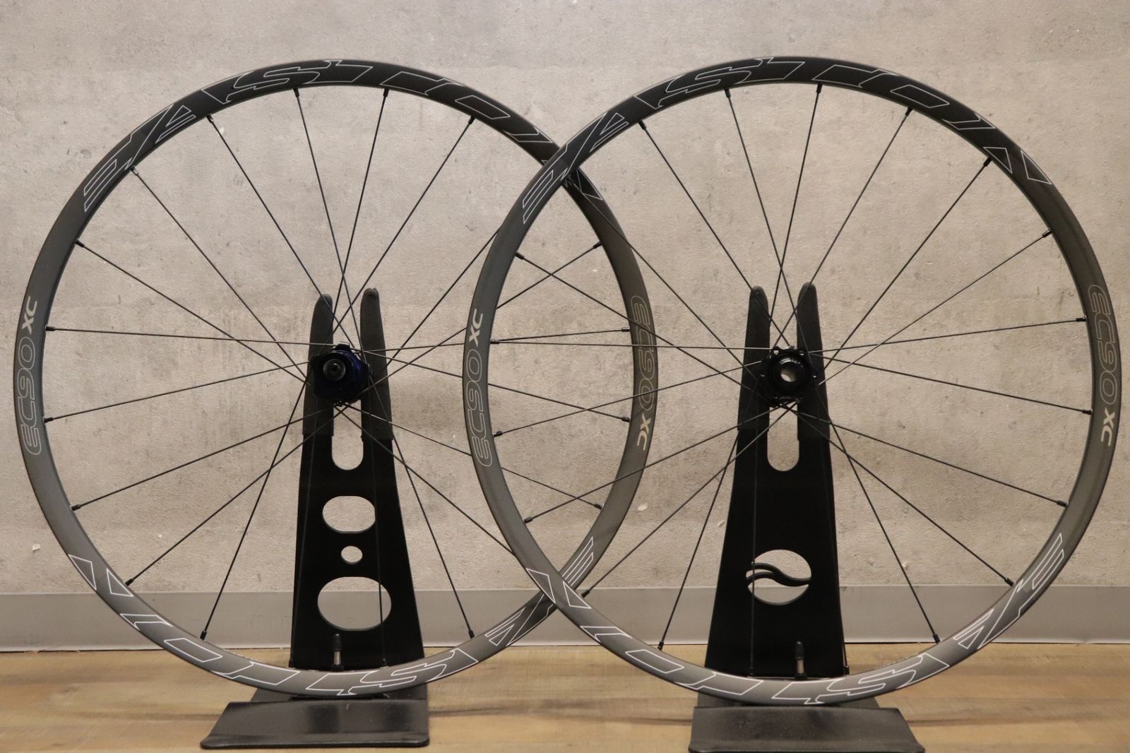 イーストン EASTON EC90XC カーボン チューブレスレディ シマノ 10S ホイールセット 26インチ さいたま浦和店