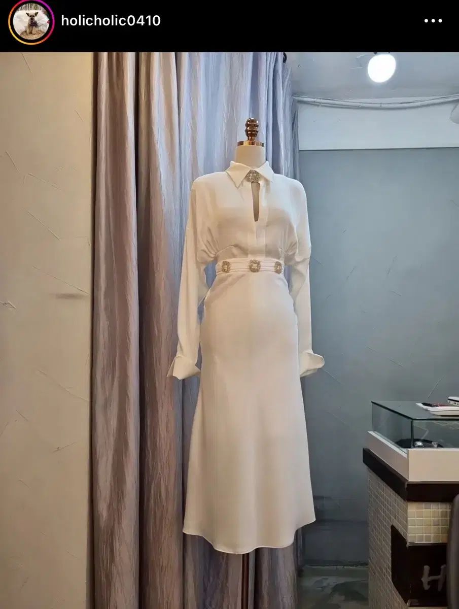 ROSSUM J 韓国通販 ホリックホリック ビビに ブローチ サテン スカート