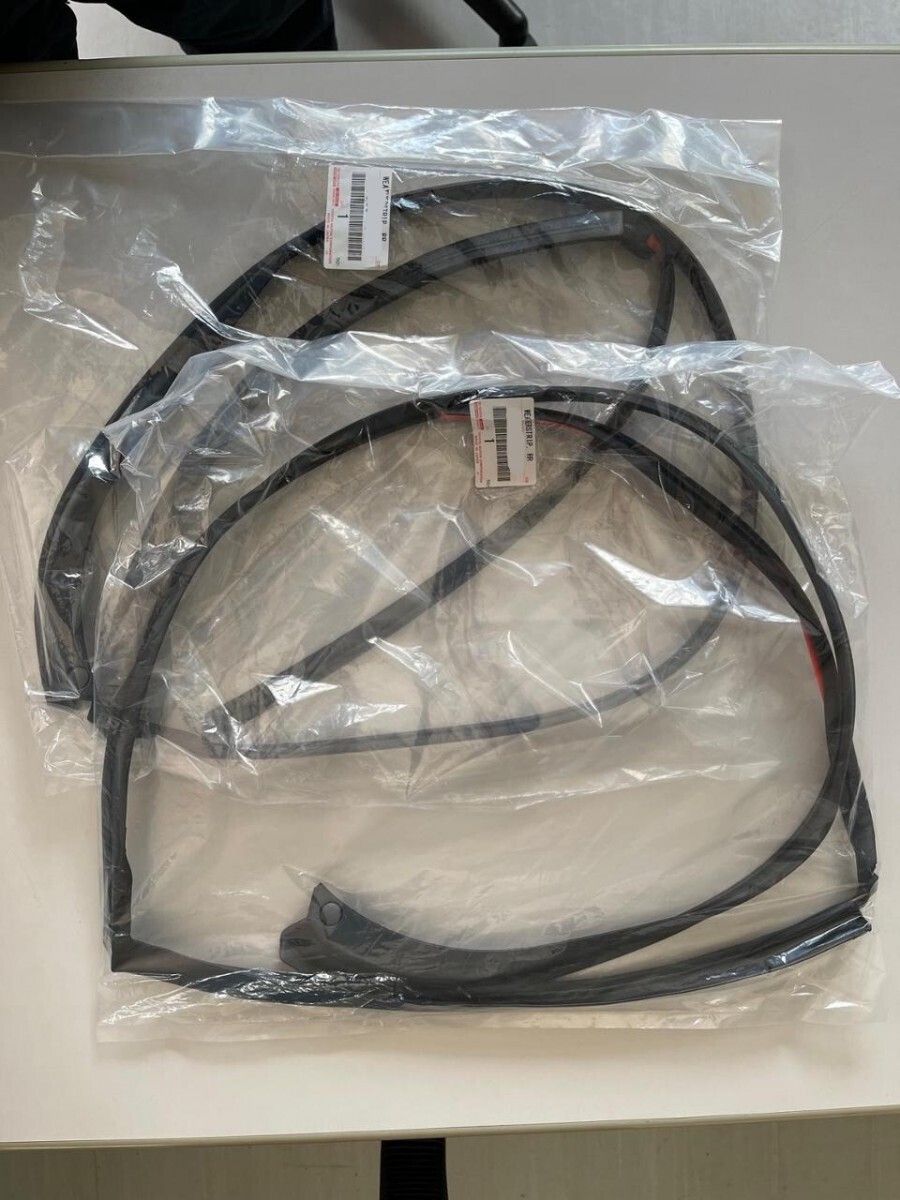 ○未使用 トヨタ UCF30 UCF31 セルシオ 純正 リヤドア ウェザー 