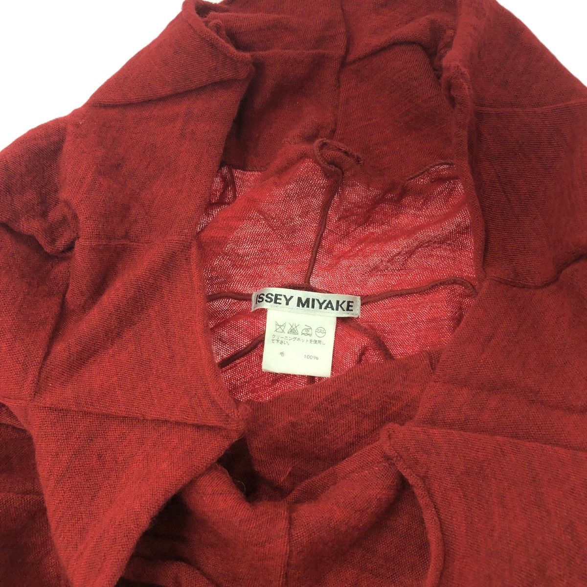 ISSEY MIYAKE イッセイミヤケ 折り紙ニット 変形デザイン ニット 美品 サイズ:2 IM03JK503 レッド ウール100％ レディース  トップス 美品 ISSEY MIYAKE イッセイミヤケ 折り紙ニット 変形デザイン