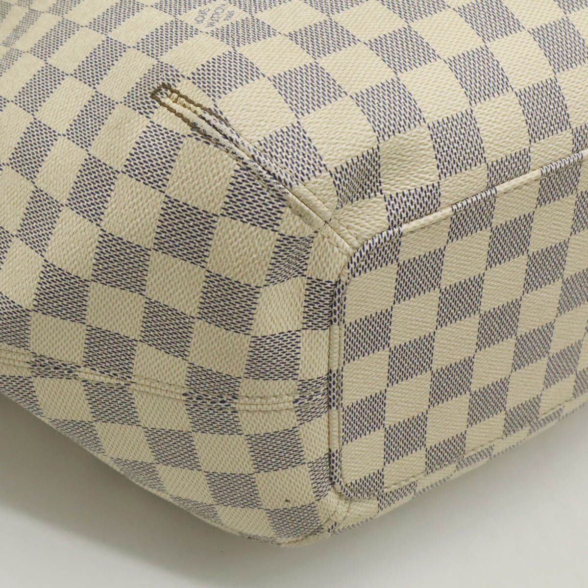 VUITTON