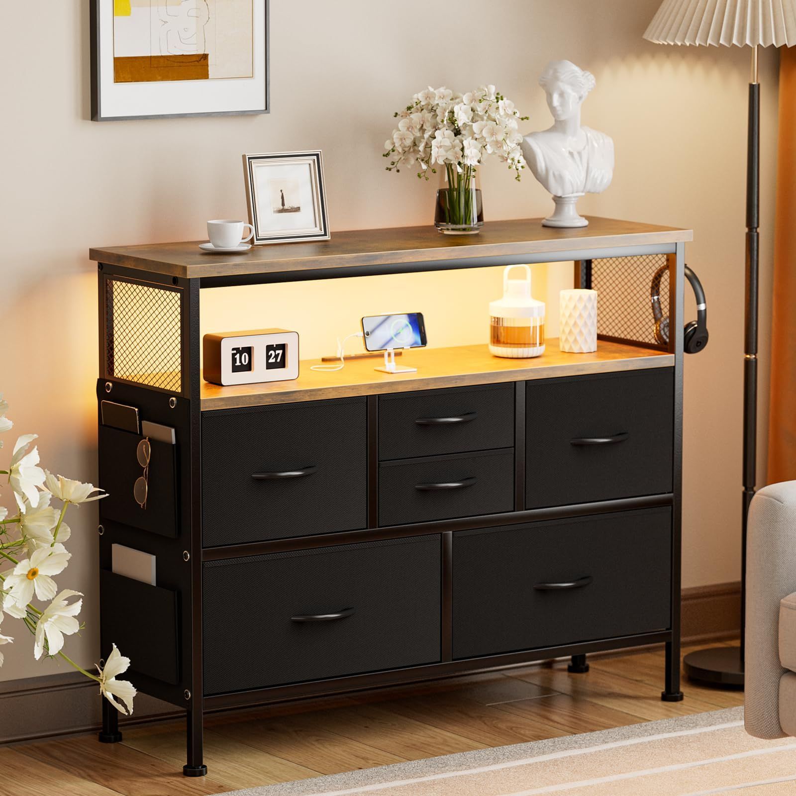 人気商品 マルチチェス 収納ボックス テレビボード 整理タンス 布製 USBポート付き洋服タンス 北欧 寝室収納 大容量 引き出し 収納ケースタンス 一人暮らし3段6杯 リビング収納チェストLEDライト付きおしゃれ 棚付き 箪笥 幅100×奥行30×高さ82