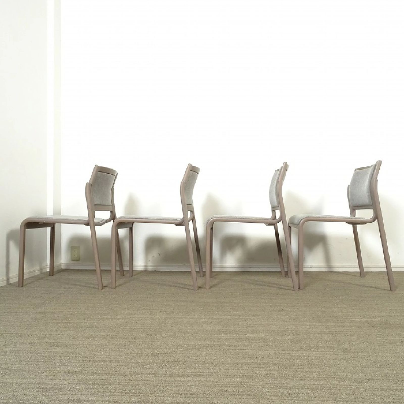 ■展示品■arflex/アルフレックス■AURORA/アウロラ■ブラックウォールナット■モダン■ダイニングテーブル■24万■ssx66a ◾︎SELUNO◾︎ 展示良品arflex アルフレックス AURORA アウロラ