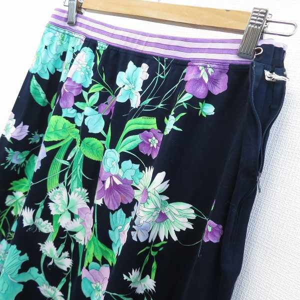 美品 LEONARD レオナール カンカン素材 花柄 ロングスカート 黒 総柄 レオナール LEONARD スカート ロングスカート 花柄 総柄