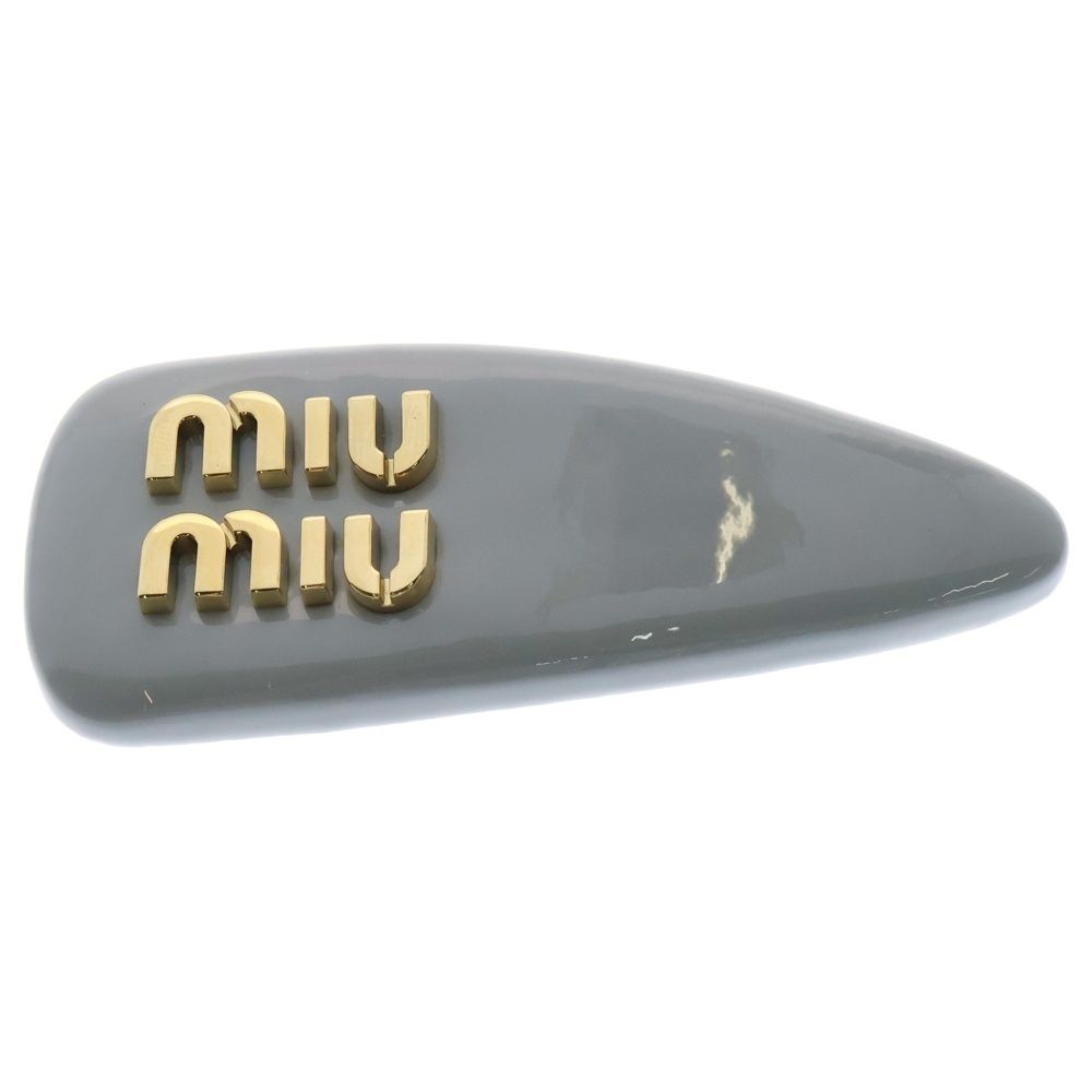 miumiu ヘアピン　パテントレザー　バレッタ　ライトブルー　ミュウミュウ miumiu (ミュウミュウ) ロゴ ヘア バレッタ ライトブルー