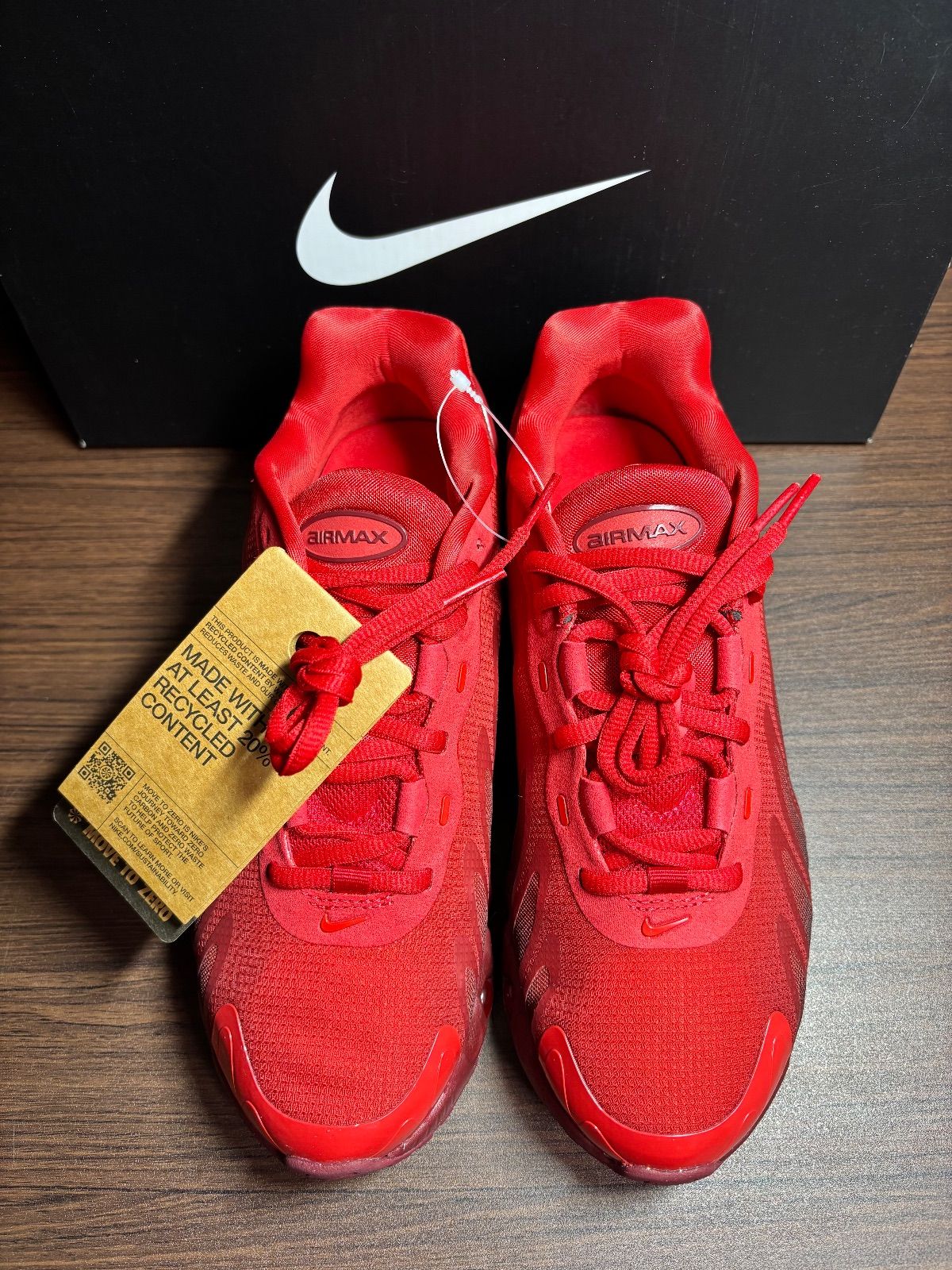ナイキ ウィメンズ エアマックスDN8 ユニバーシティレッド 未
