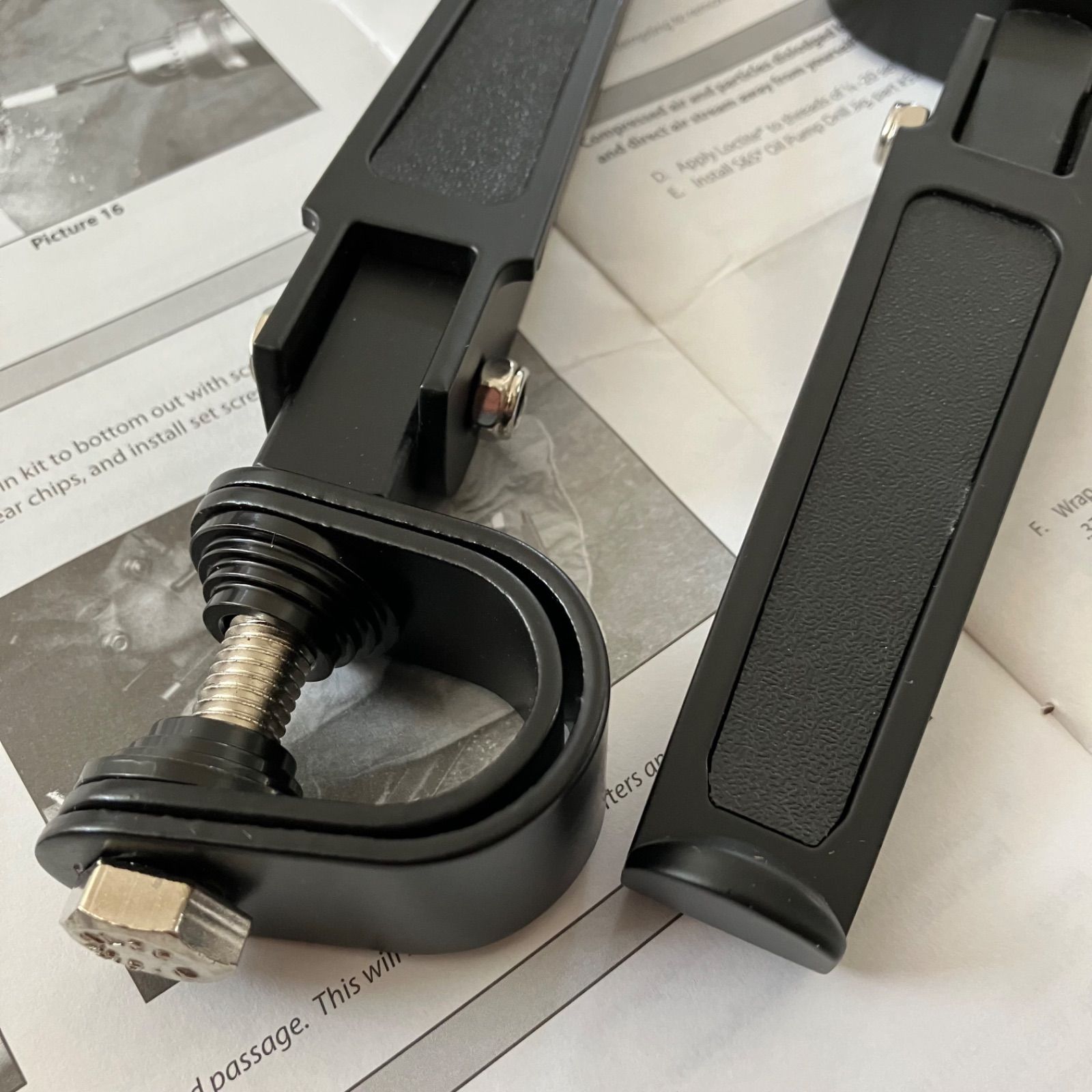ハーレー エンジンガード ハイウェイペグマウント ペグステー 取付 