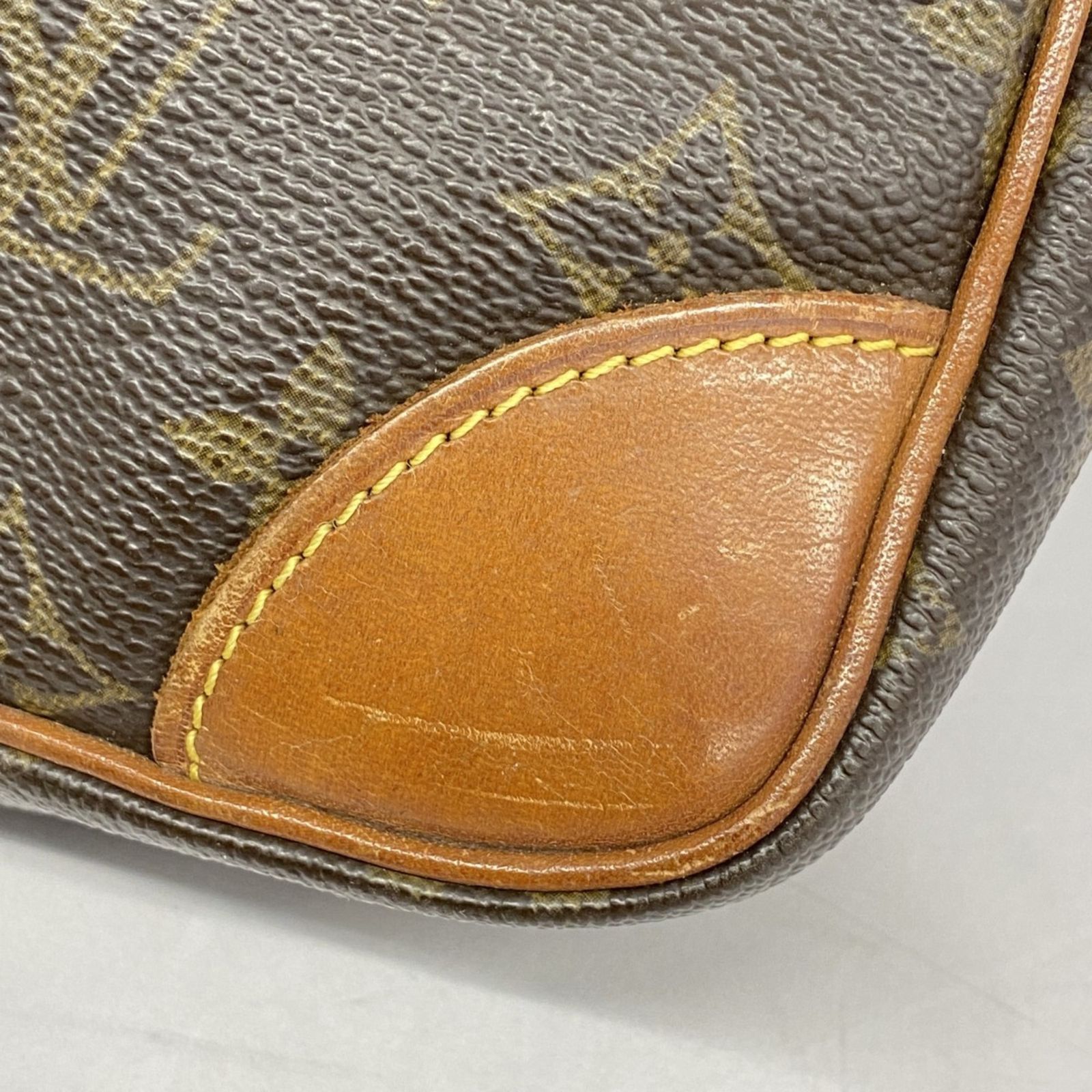 Vuitton ルイ