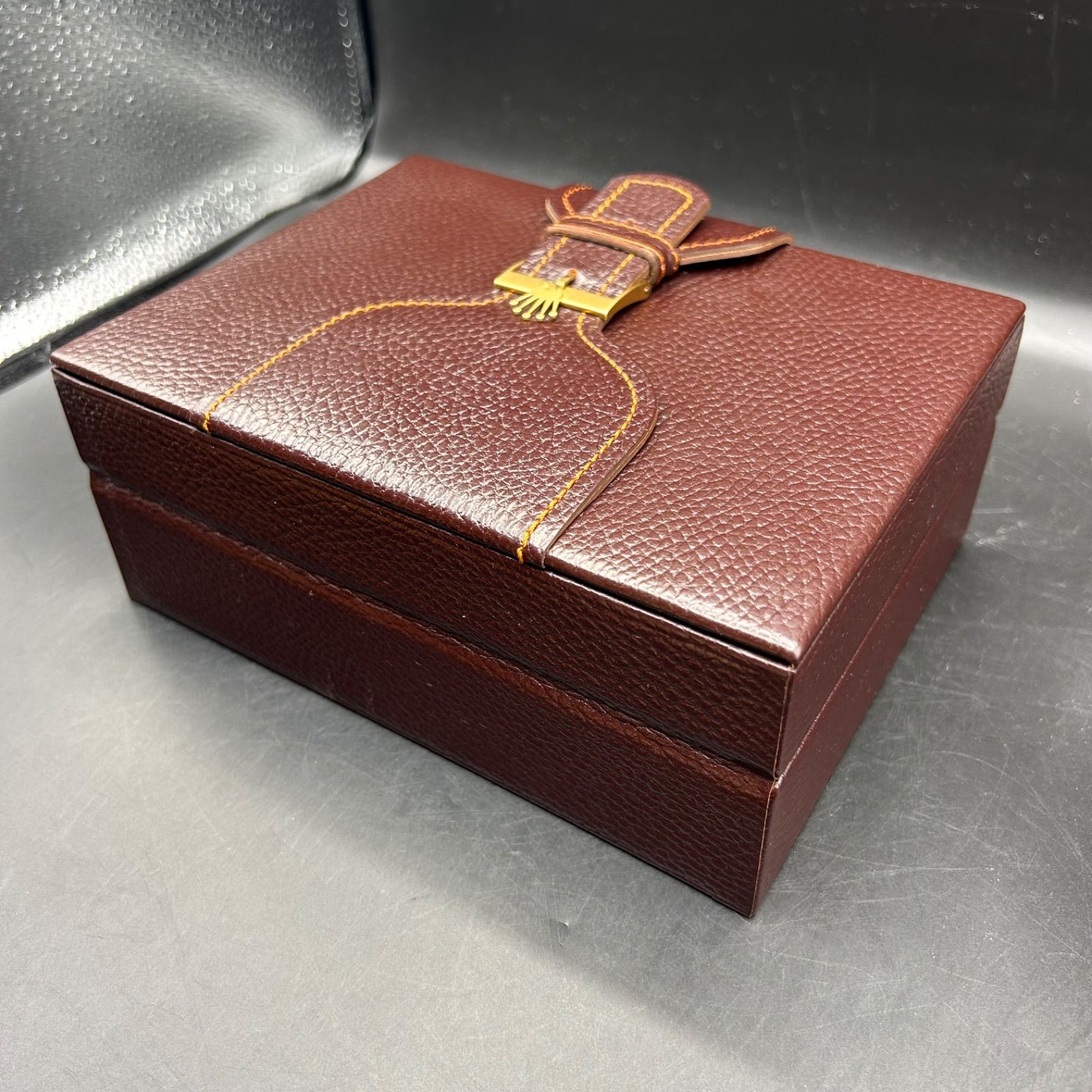 時計ケース ブラウン