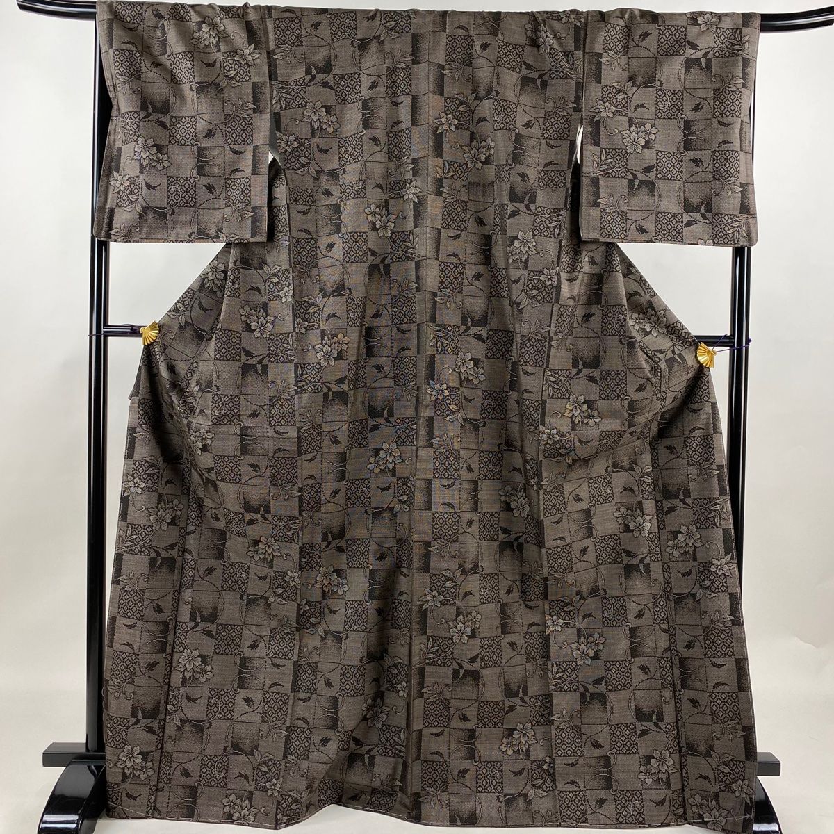大島紬 身丈171cm 裄丈70cm L 袷 純泥染 証紙 市松 花唐草 焦茶色 正絹  