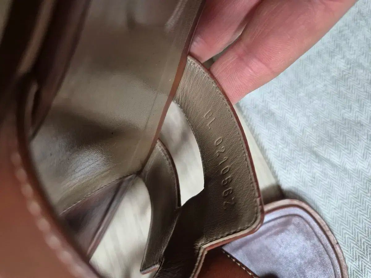 エルメスオラン 正規品 エルメス HERMES オラン サンダル 白 35 1/2