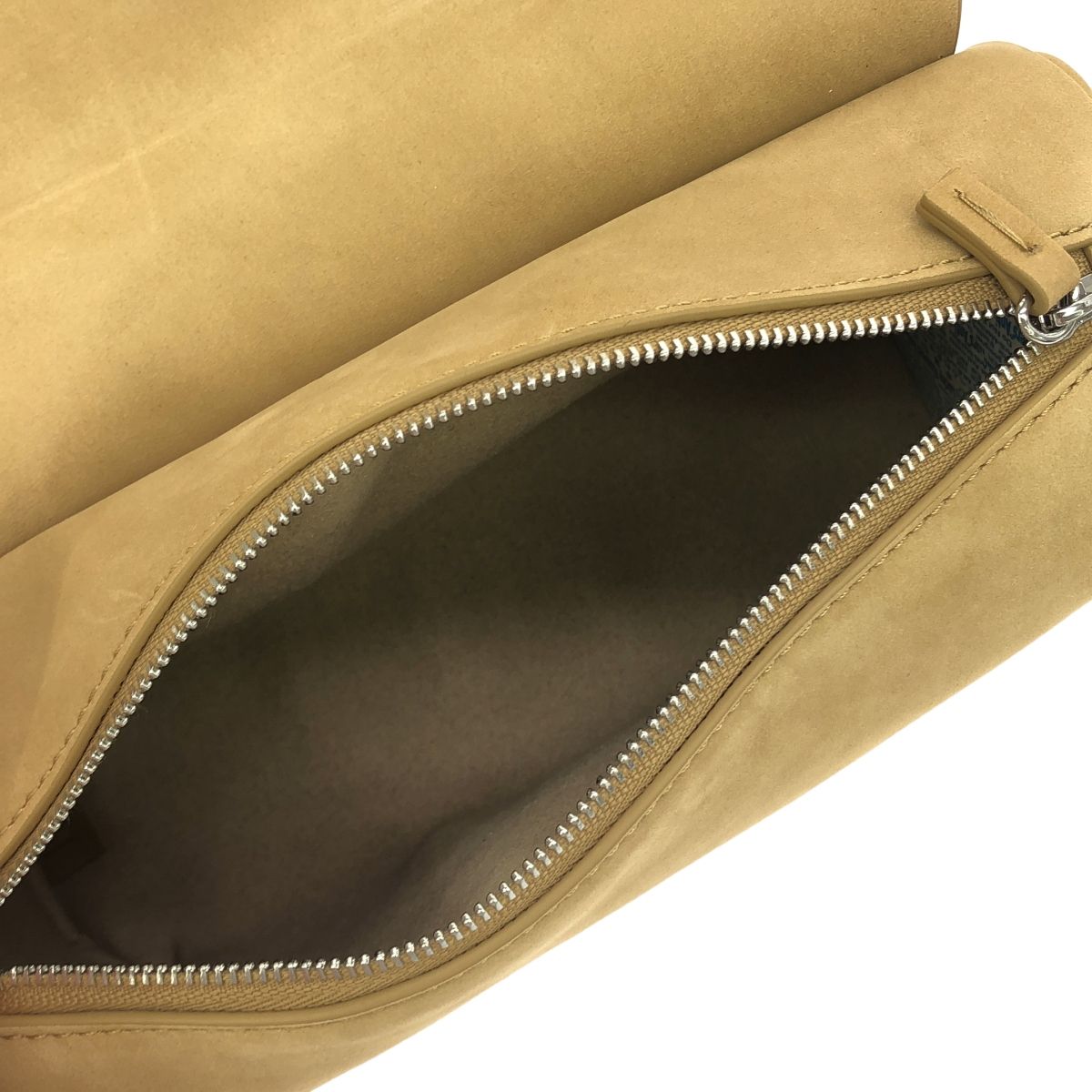 ETRE TOKYO 新作 完売 レザーミニフラップバッグ ベージュ 未使用 ETRE TOKYO 新作 完売 レザーミニフラップバッグ ベージュ 未