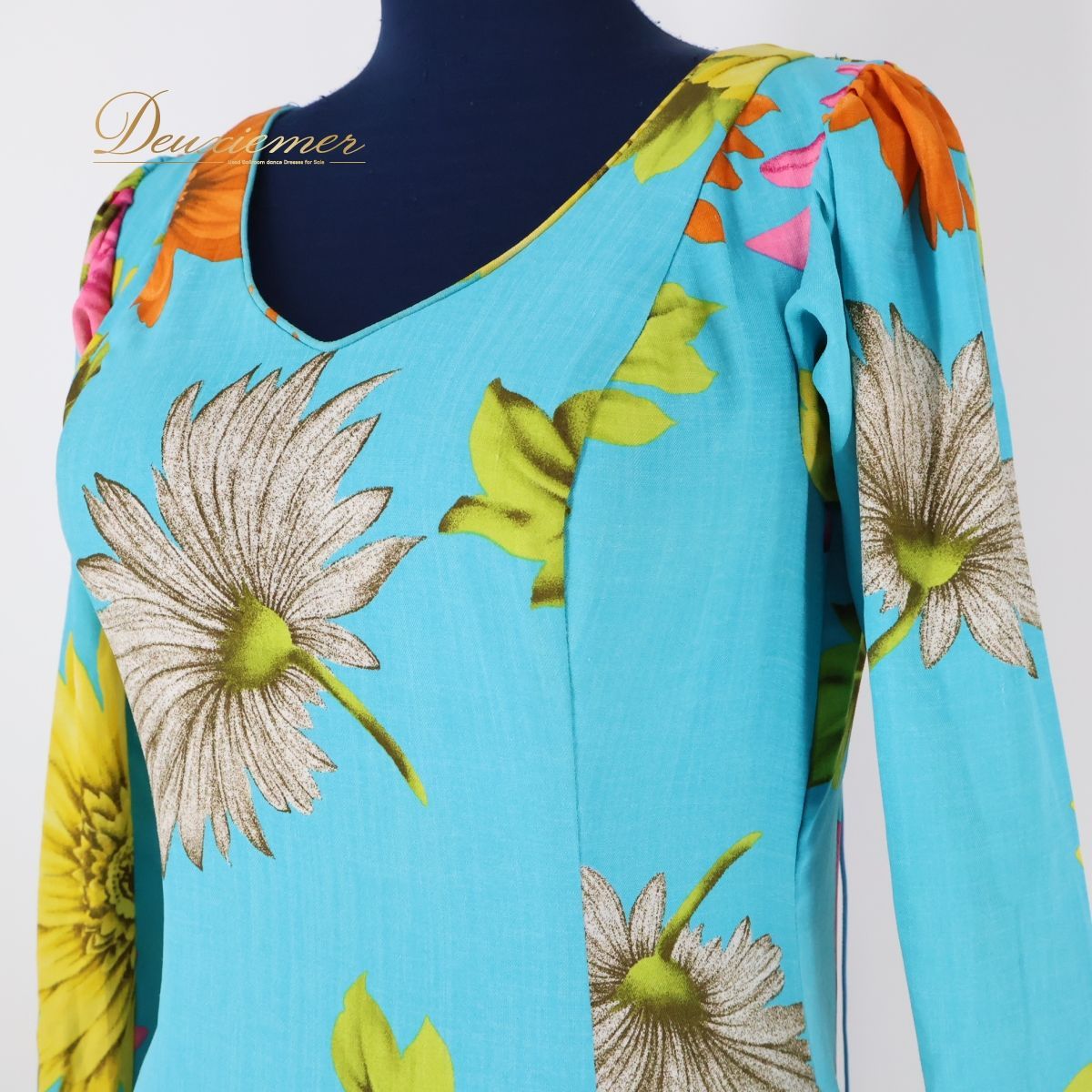 【フラメンコ衣装】アイボリー CANELA PURA ワンピース ドレス 水色 フラメンコ衣装】アイボリー CANELA PURA ワンピース ドレス