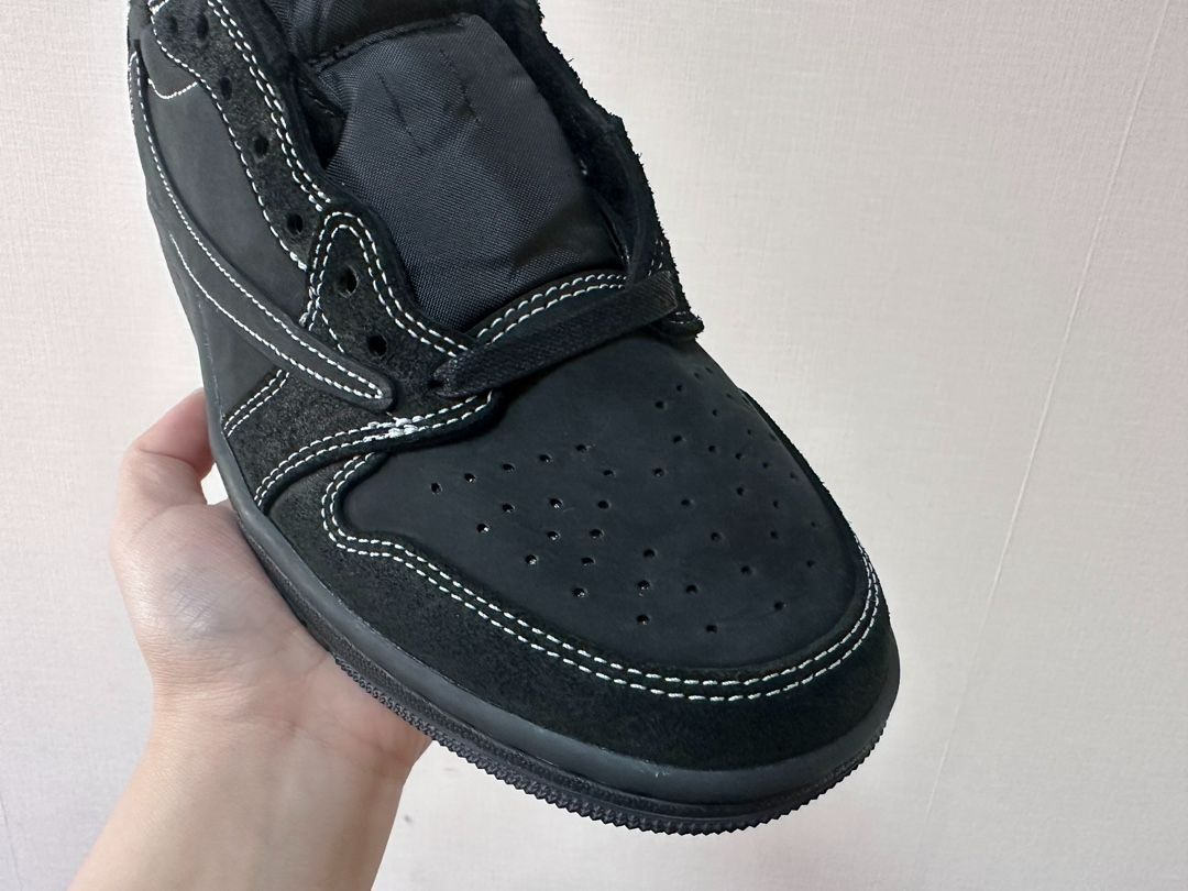 トラヴィス スコット × ナイキ エアジョーダン 1 ロー レトロ OG