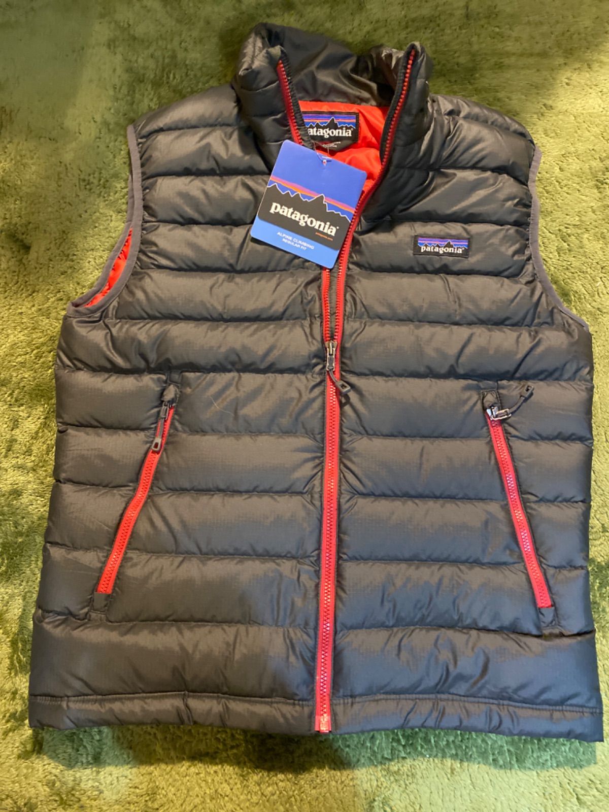 新品 パタゴニア patagonia ダウンベスト XS - メルカリ