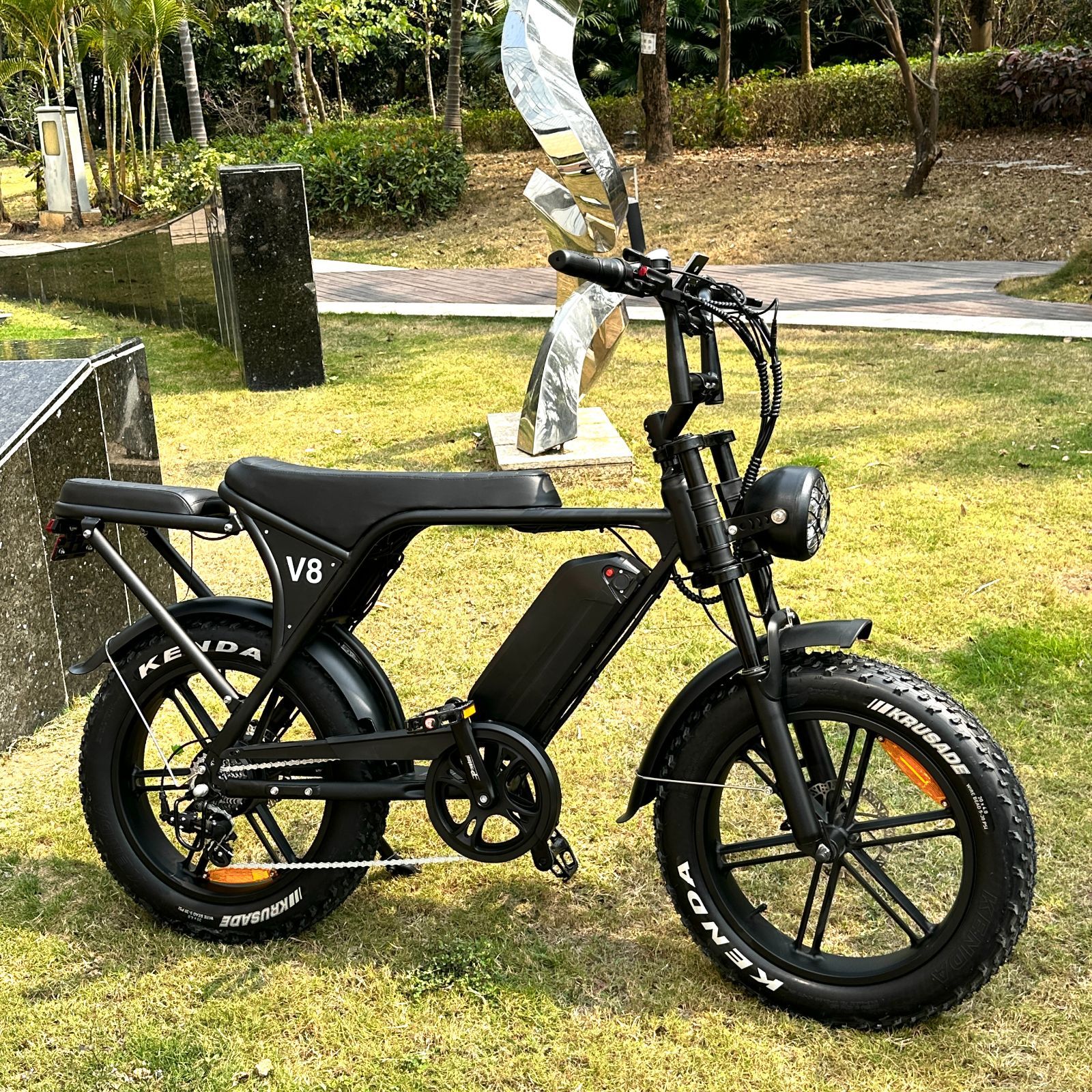 V8 電動アシスト自転車 ブラック 新型 V8 電動バイク モペット 750W 48V15Ah 原動機付自転車