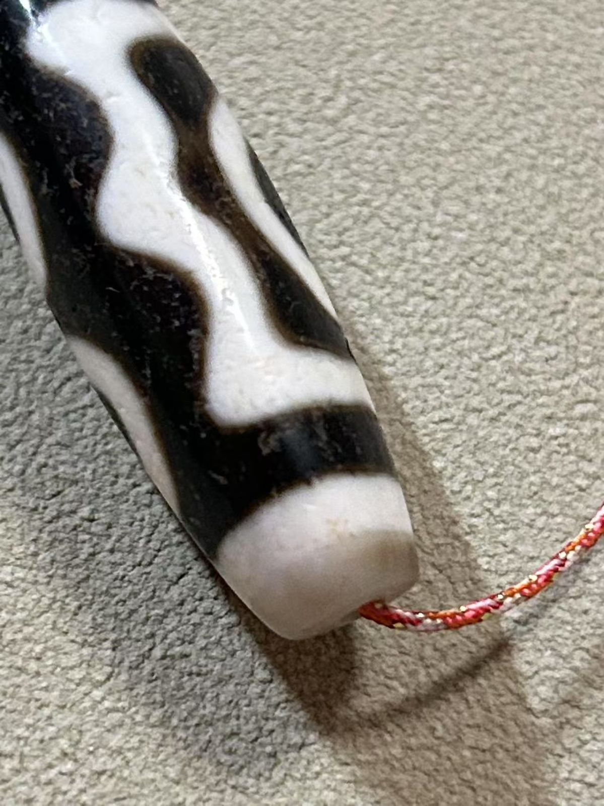 チベット 西蔵 3眼天珠  新品未使用 現代天珠 老天珠 ジービーズ  瑪瑙 天珠 百八眼天珠 瑪瑙（108眼天珠） 約100mm チベット産（西蔵