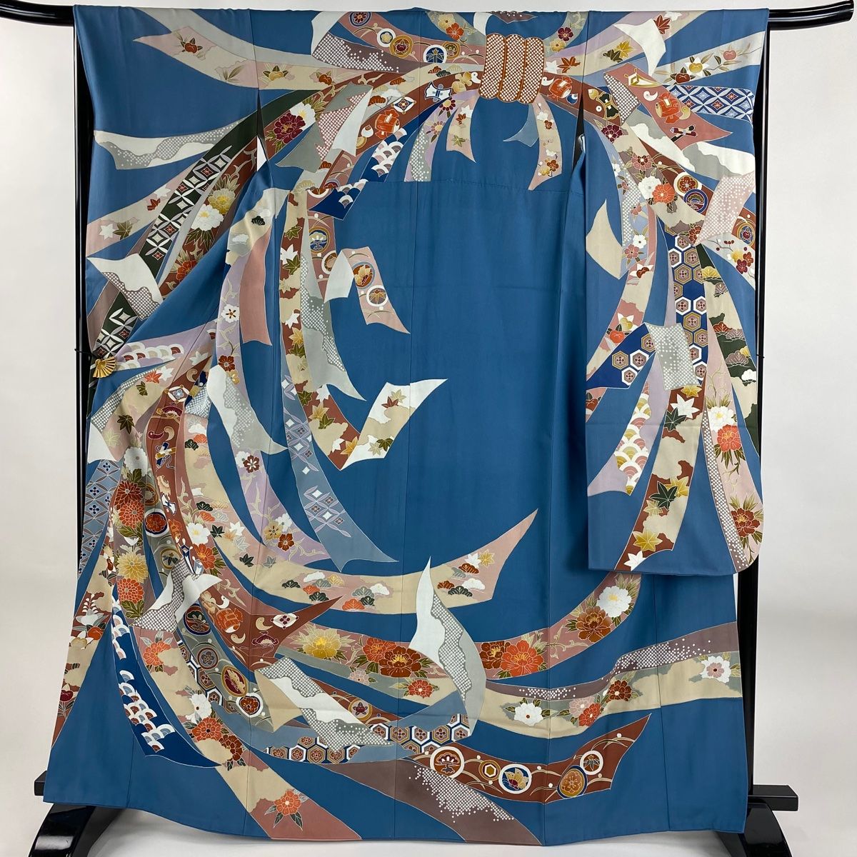 袋帯 美品 逸品 長嶋成織物 落款あり 絢爛熨斗文 束ね熨斗 花鳥 金糸 箔 金色 お太鼓柄 正絹 中古 袋帯 名品 長嶋成織物 落款 瀞金錦 笛の調 草花 本金箔 金銀糸 金色 六