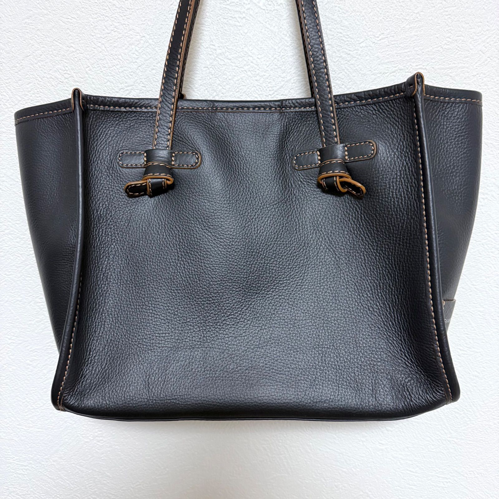 美品 現行モデル】GIANNI CHIARINI マルチェッラS 黒 ジャンニキアリー 