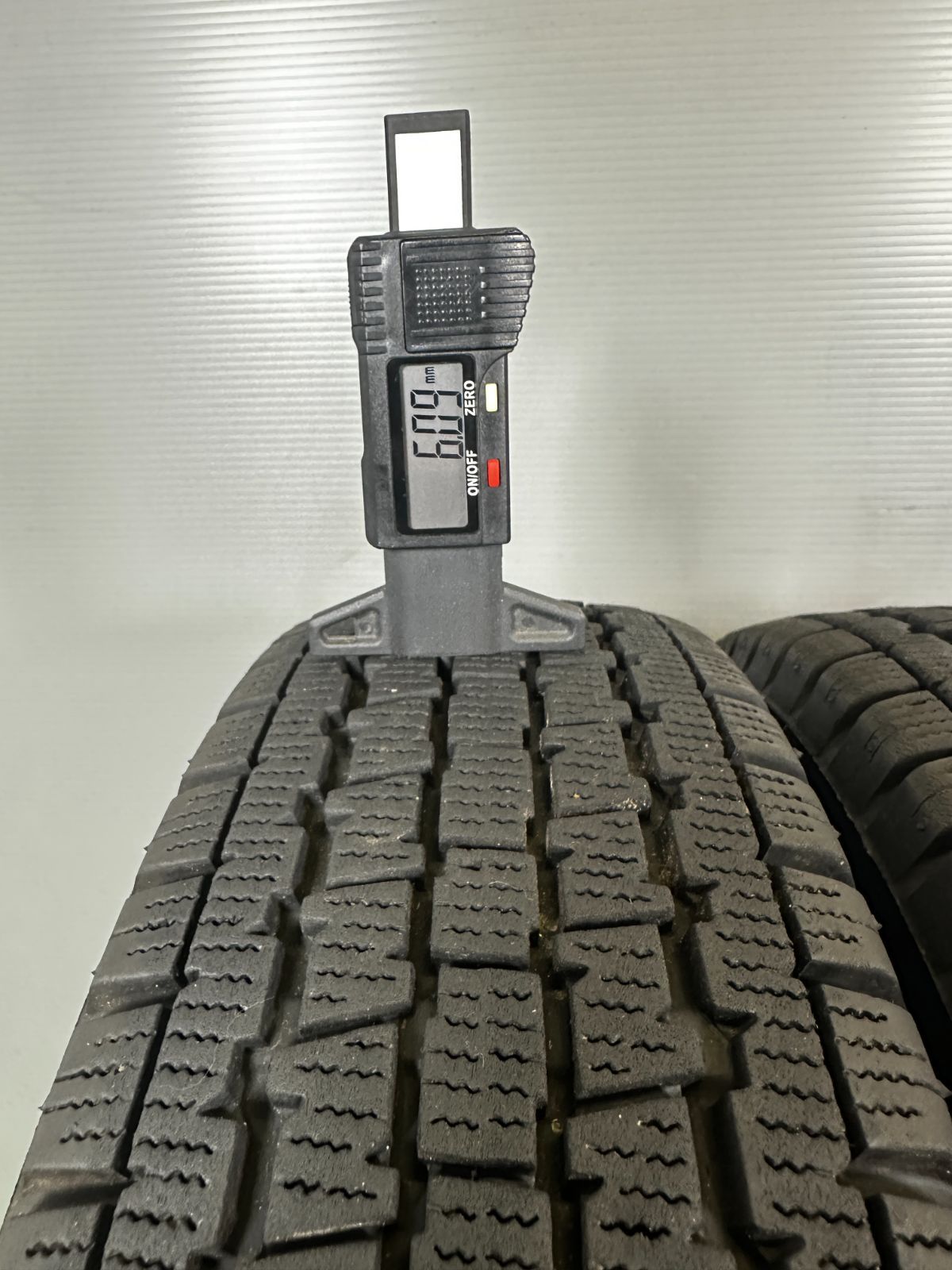 送料無料の商品多数！ 145 80R12 LT ブリヂストン W300 製 4本 冬タイヤ スタッドレス TA401 受容的な