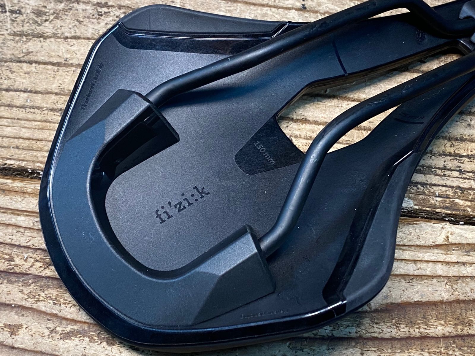 JG383 フィジーク fizik TEMPO ARGO R5 サドル 黒 150mm BILLOVLOGS_CO_UK